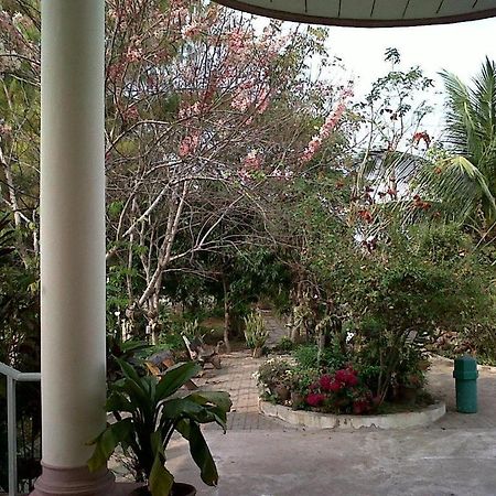 Kasem Garden Hotel Surin Ban Nong Tao Extérieur photo