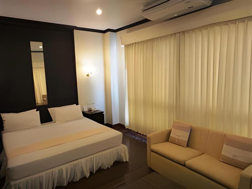 Kasem Garden Hotel Surin Ban Nong Tao Extérieur photo