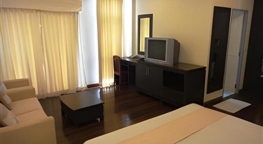 Kasem Garden Hotel Surin Ban Nong Tao Extérieur photo